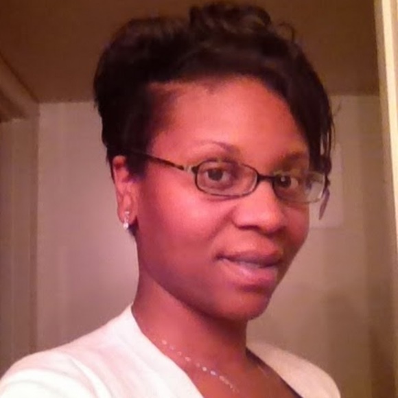 Meet your Posher, Danielle - Picture 1 of 1